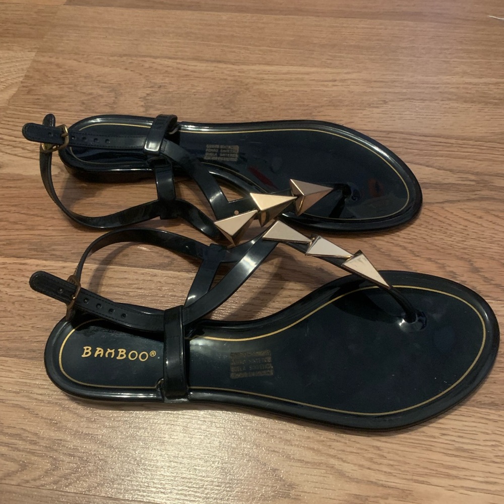 NWOT Black Sandals